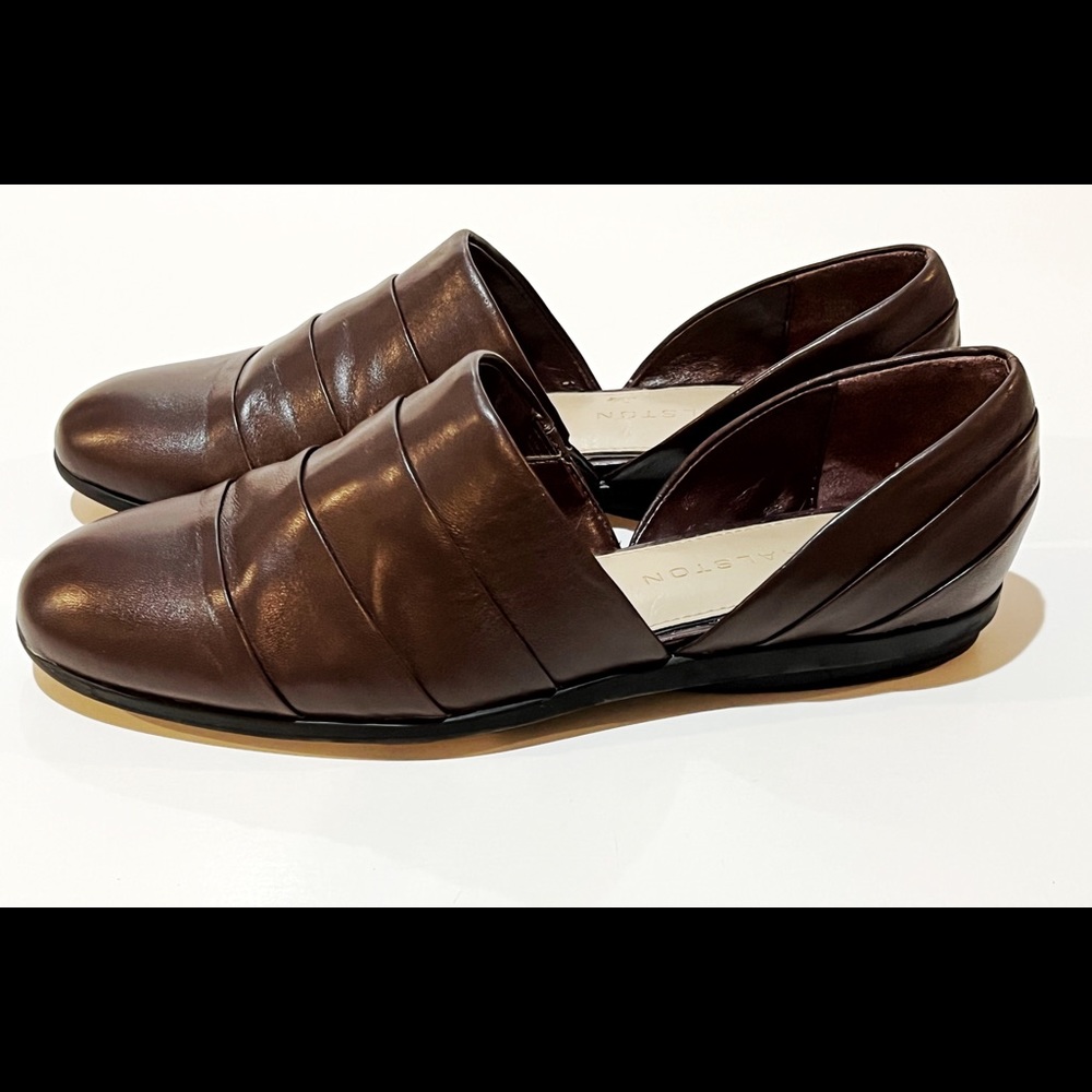 H By Halston Elisa Brown Leather Cut Out Side Slip On Flats Shoes Size 7 Medium